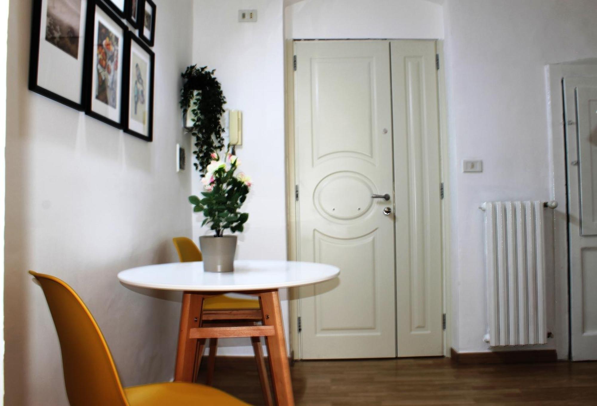 University Home Bari Eksteriør billede